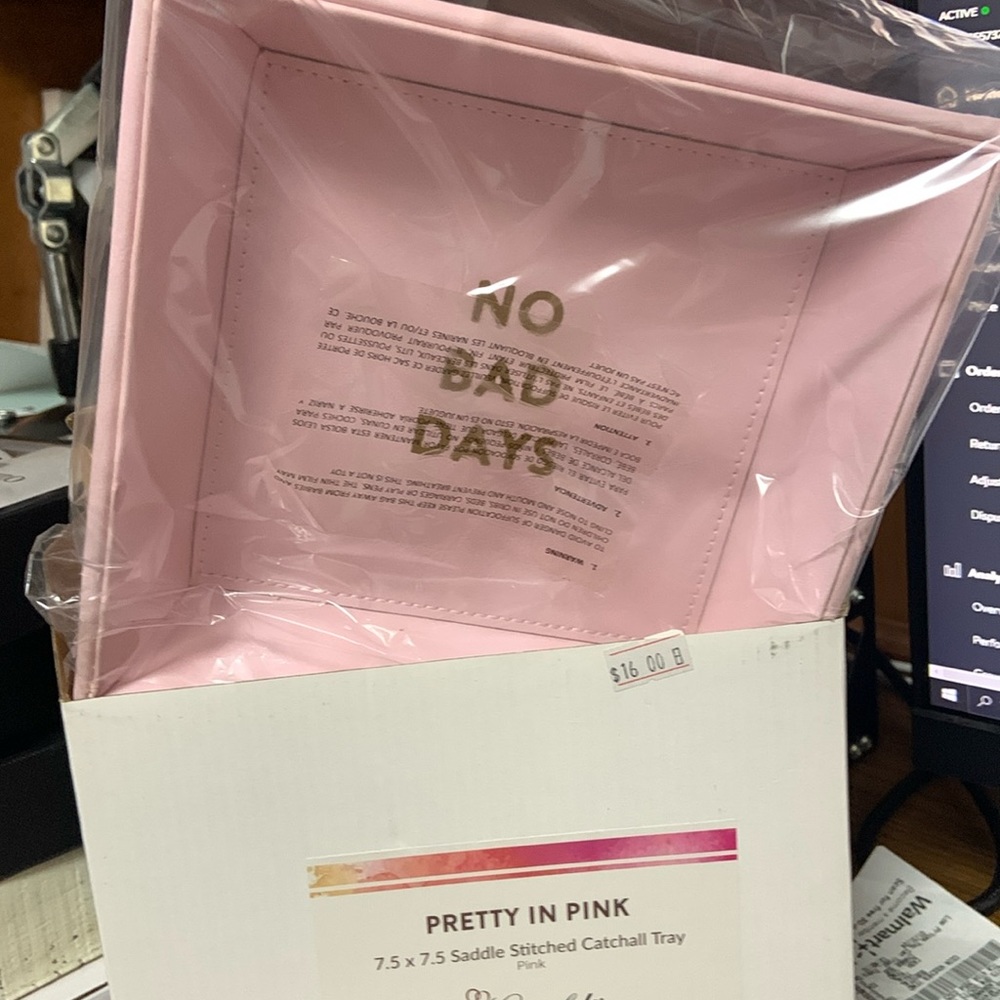 No Bad days Saddle Stitched Catchall Tray 7.5x7.5. Brand new